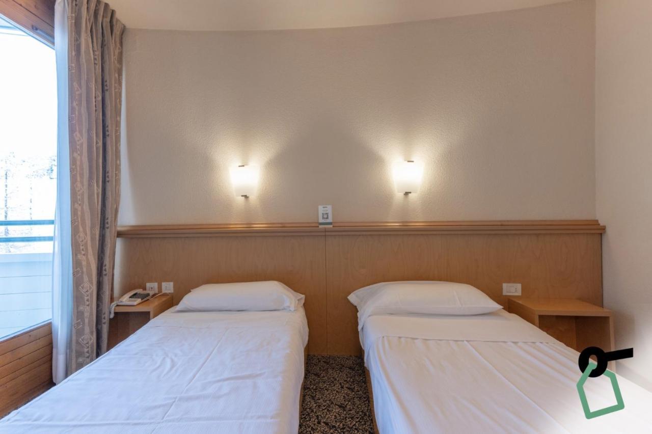 Hotiday Hotel سيستريير المظهر الخارجي الصورة